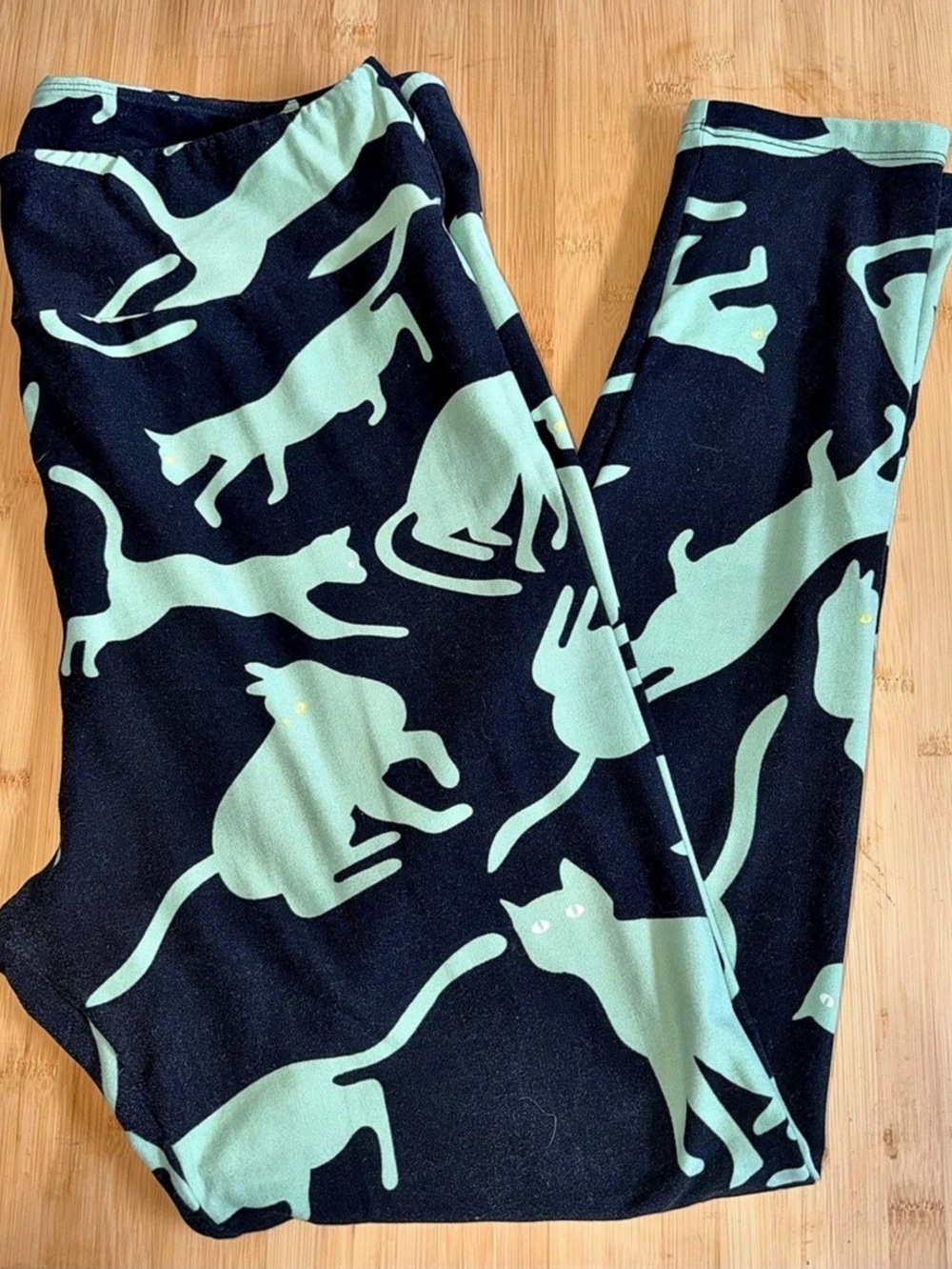 LuLaRoe RARE Black & Green Cat Print Leggings TC2
